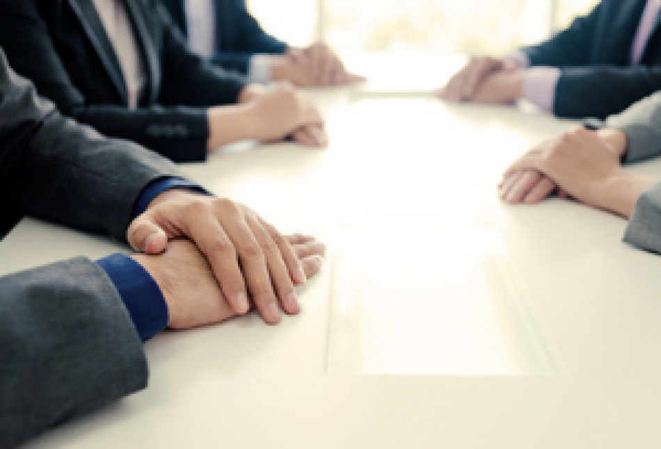 Tengo un conflicto con alguien de mi oficina ¿Cómo puedo manejarlo de forma asertiva?